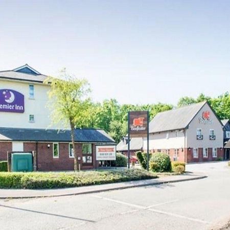 Premier Inn Newport Wales Exterior foto