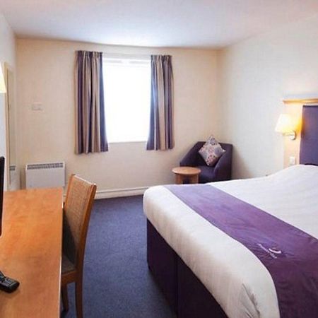 Premier Inn Newport Wales Exterior foto