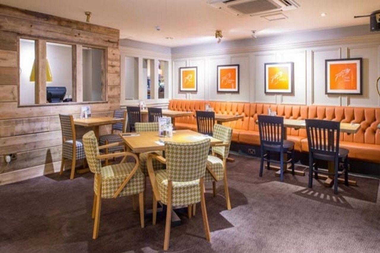 Premier Inn Newport Wales Exterior foto